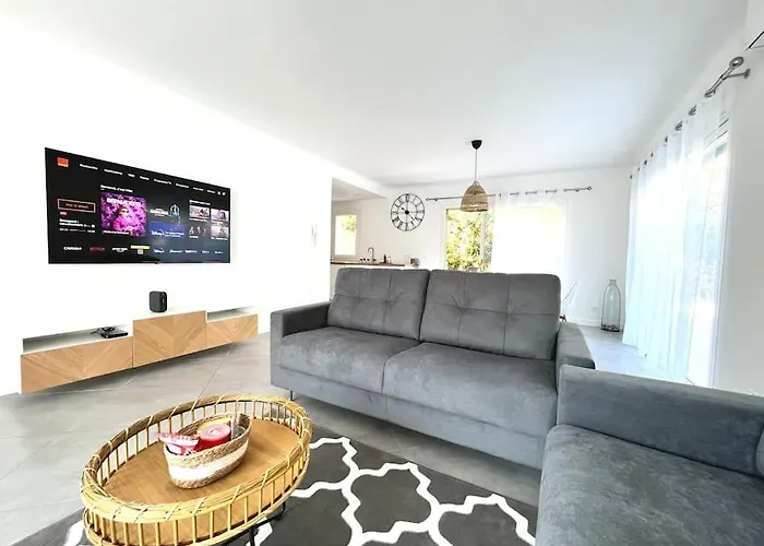 Villa Victoria #8 Persons #3 Bedrooms #Terrace # Garage Beach - Calm And Clim